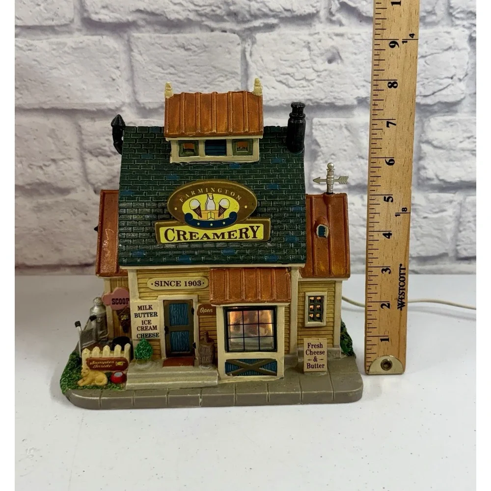 Lemax Village Farmington Creamery Ice Cream Porcelain Lighted Building Lights Up